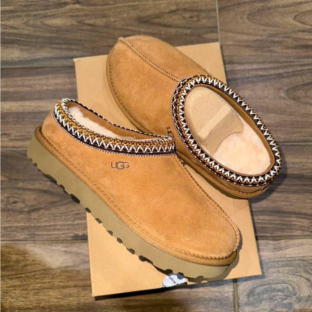 UGG Tasman Slippers (Chestnut) Women’s Sz 8 New In Box